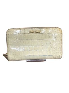 MIU MIU Crocodile Embossed Cream Leather Zip Long Wallet